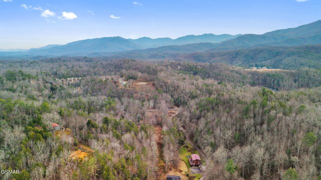 346 Autumn Lane, Gatlinburg, TN 37738