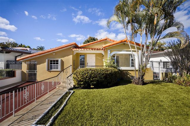 2367 SW 23rd Ter, Miami, FL 33145