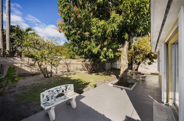 2367 SW 23rd Ter, Miami, FL 33145