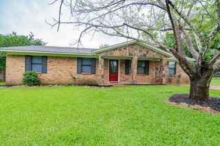 208 De Gail Street, Grand Saline, TX 75140