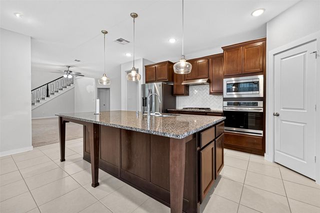 5018 Chestnut Orchard Drive, Houston, TX 77066