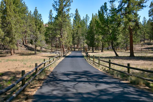 16959 Canyon Crest Drive, Sisters, OR 97759