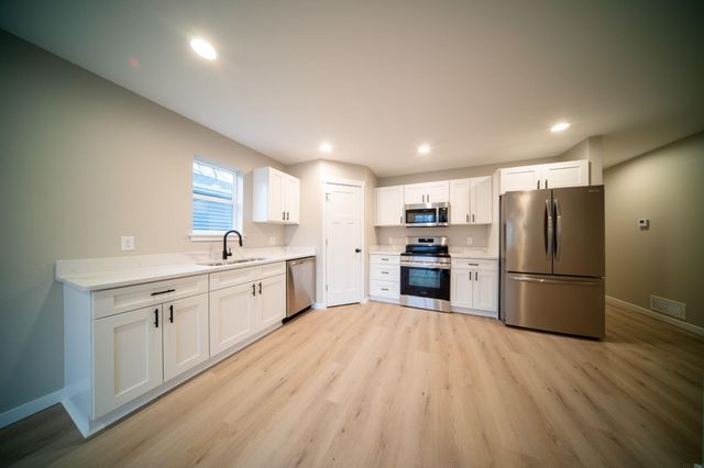 608 Wallgate Avenue, Waterloo, IA 50701