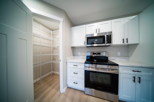 608 Wallgate Avenue, Waterloo, IA 50701