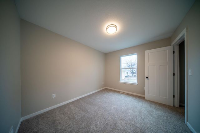 608 Wallgate Avenue, Waterloo, IA 50701