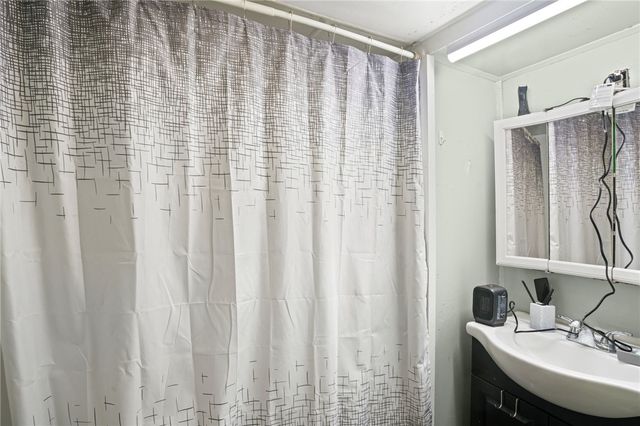 518 W Penn St, City Of But Nw, PA 16001