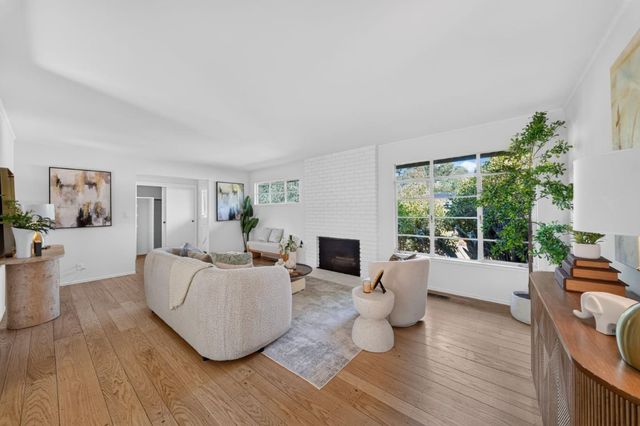 18 Woodcrest Circle, Oakland, CA 94602