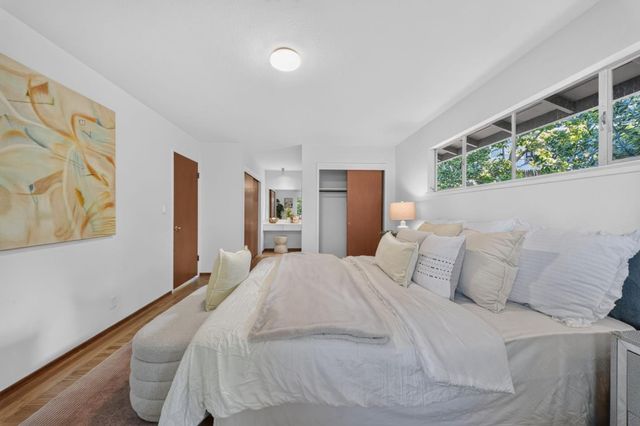 18 Woodcrest Circle, Oakland, CA 94602