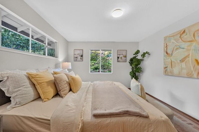 18 Woodcrest Circle, Oakland, CA 94602