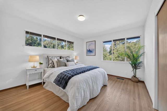 18 Woodcrest Circle, Oakland, CA 94602