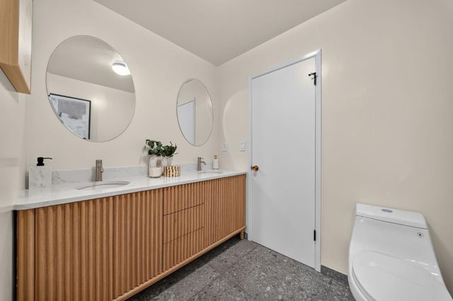 18 Woodcrest Circle, Oakland, CA 94602