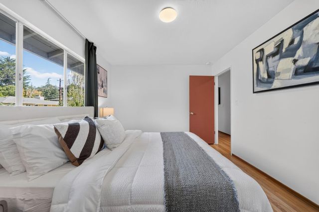 18 Woodcrest Circle, Oakland, CA 94602