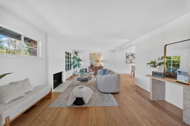 18 Woodcrest Circle, Oakland, CA 94602