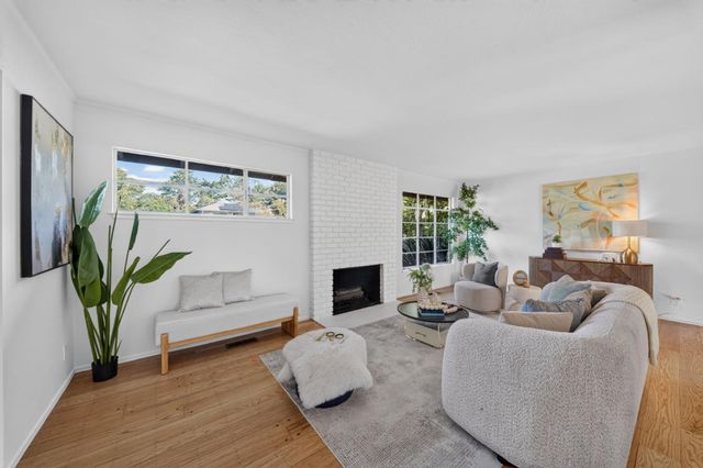 18 Woodcrest Circle, Oakland, CA 94602