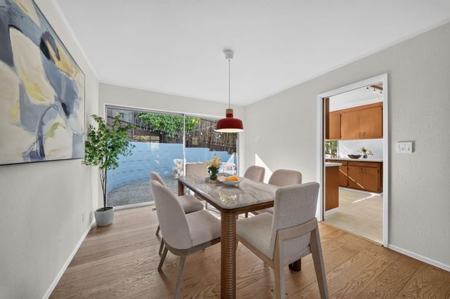 18 Woodcrest Circle, Oakland, CA 94602