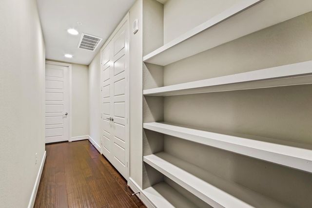 214 Barton Springs RD 1909, Austin, TX 78704