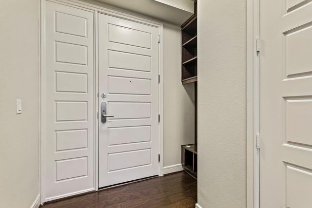 214 Barton Springs RD 1909, Austin, TX 78704