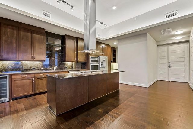 214 Barton Springs RD 1909, Austin, TX 78704