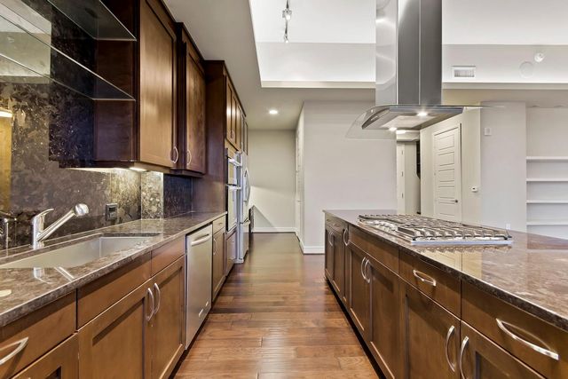 214 Barton Springs RD 1909, Austin, TX 78704