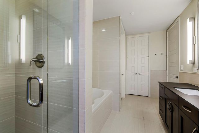 214 Barton Springs RD 1909, Austin, TX 78704