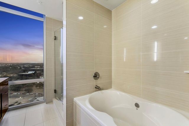 214 Barton Springs RD 1909, Austin, TX 78704