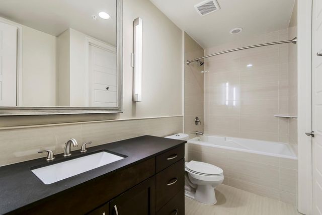 214 Barton Springs RD 1909, Austin, TX 78704