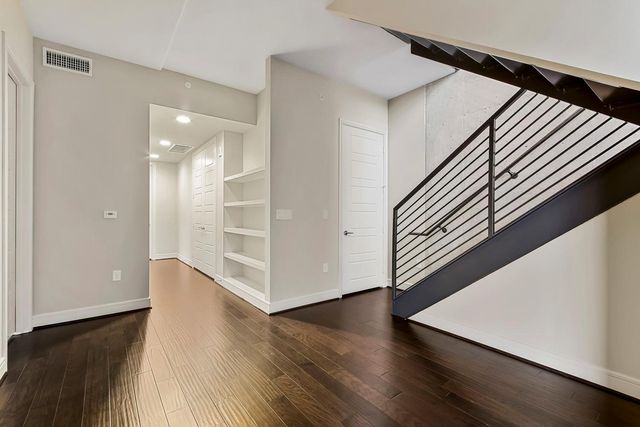 214 Barton Springs RD 1909, Austin, TX 78704