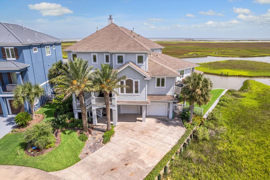 1 Shell Key, Hitchcock, TX 77563