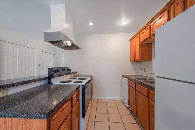 3238 Alabama 4, Houston, TX 77004