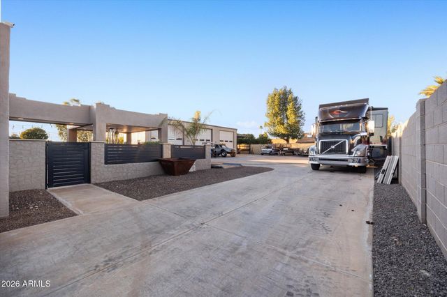 7648 E EMELITA Avenue, Mesa, AZ 85208