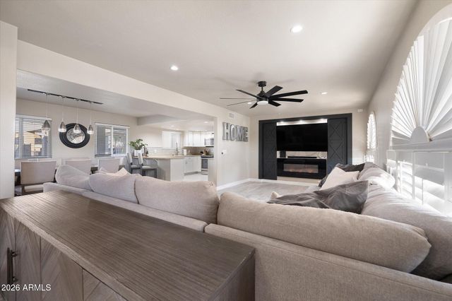 7648 E EMELITA Avenue, Mesa, AZ 85208