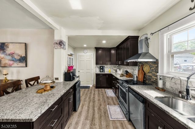 955 Hamilton St, Rahway City, NJ 07065