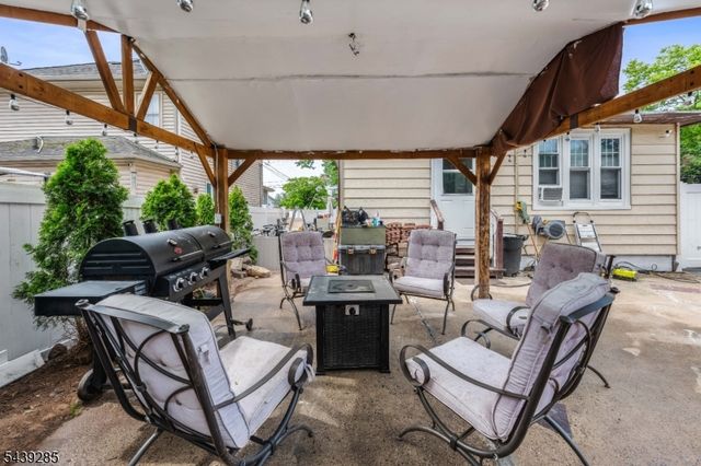 955 Hamilton St, Rahway City, NJ 07065