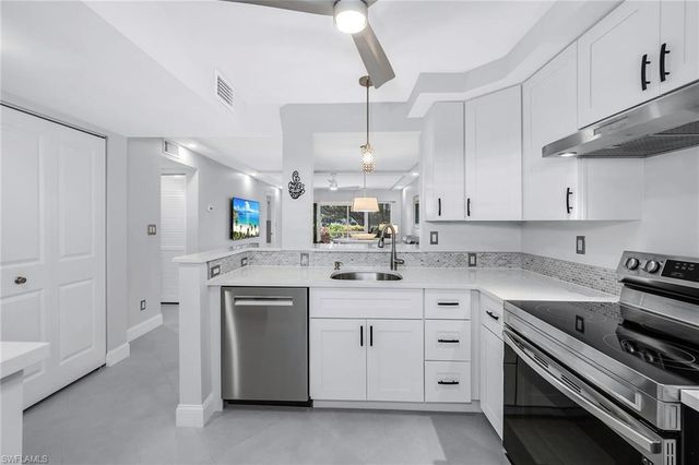 3055 Riviera DR # 102, Naples, FL 34103