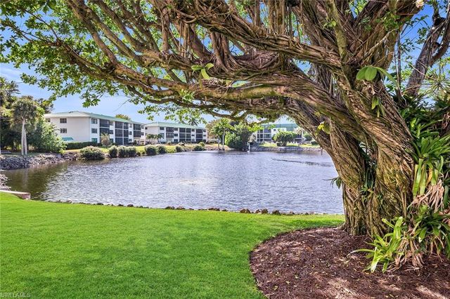 3055 Riviera DR # 102, Naples, FL 34103