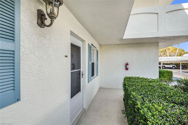 3055 Riviera DR # 102, Naples, FL 34103