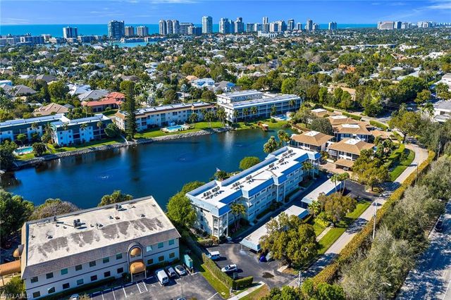 3055 Riviera DR # 102, Naples, FL 34103