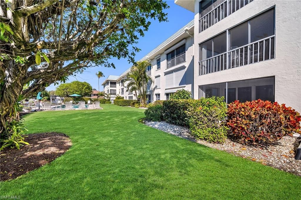 3055 Riviera DR # 102, Naples, FL 34103