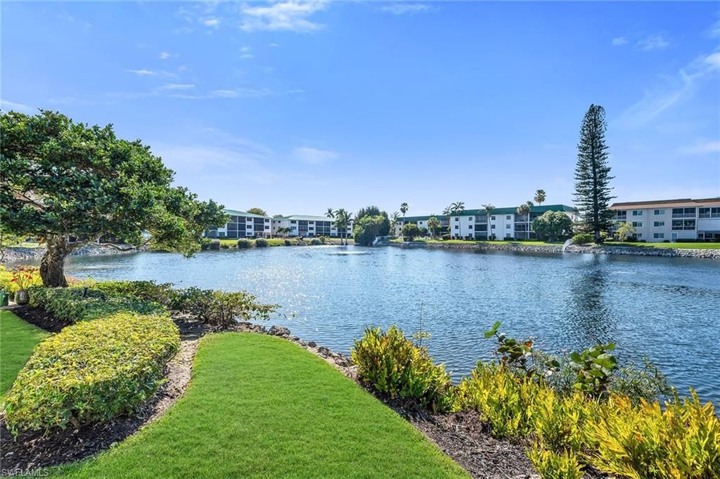 3055 Riviera DR 102, NAPLES, FL 34103 — photo 3