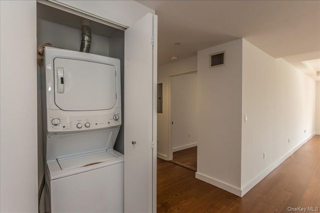 4022 College Point Boulevard 6A, Flushing, NY 11354