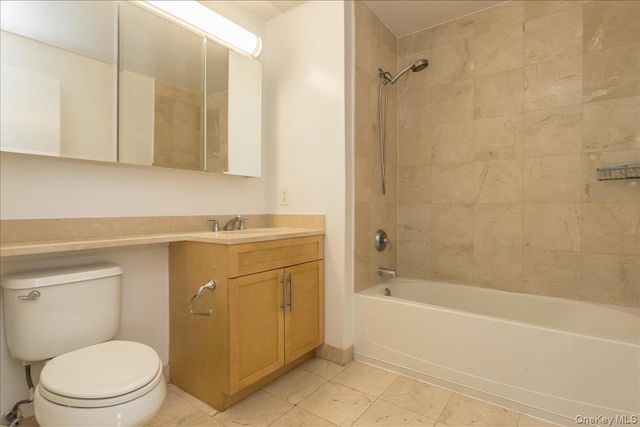 4022 College Point Boulevard 6A, Flushing, NY 11354