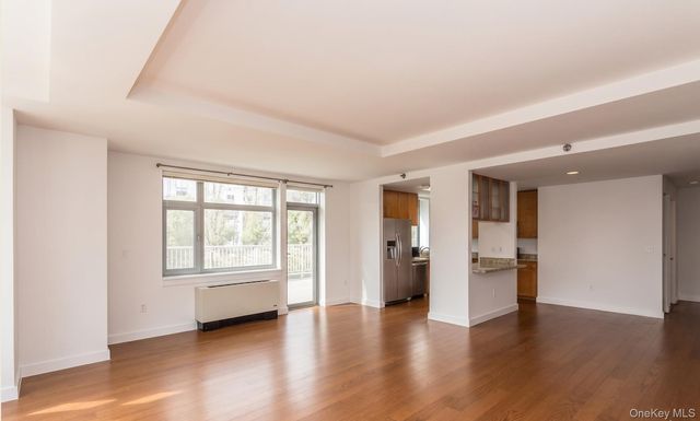 4022 College Point Boulevard 6A, Flushing, NY 11354