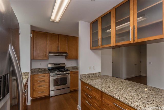 4022 College Point Boulevard 6A, Flushing, NY 11354