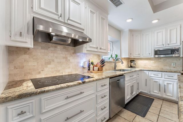 1418 Briarbend Drive, Sugar Land, TX 77479