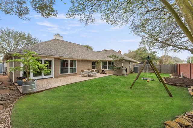 1418 Briarbend Drive, Sugar Land, TX 77479