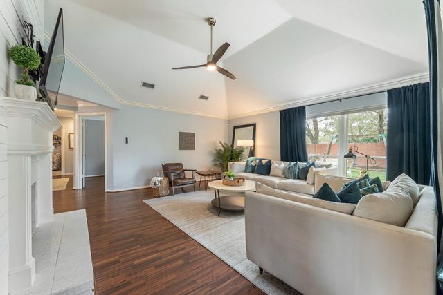 1418 Briarbend Drive, Sugar Land, TX 77479