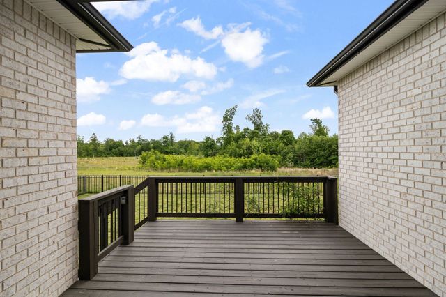 824 Brown Swiss Ct, Clarksville, TN 37043