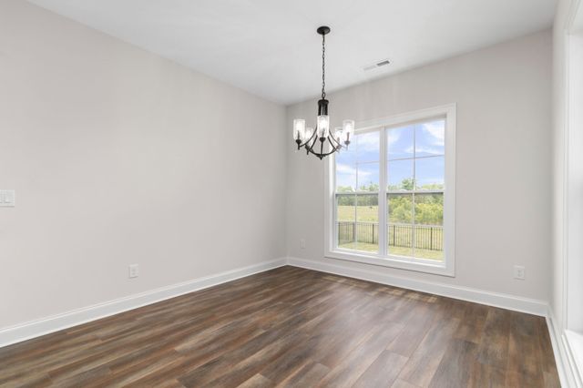 824 Brown Swiss Ct, Clarksville, TN 37043