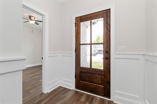 824 Brown Swiss Ct, Clarksville, TN 37043