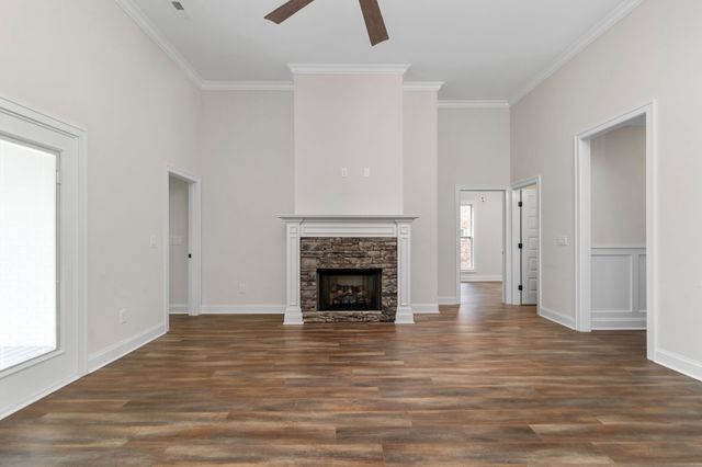 824 Brown Swiss Ct, Clarksville, TN 37043